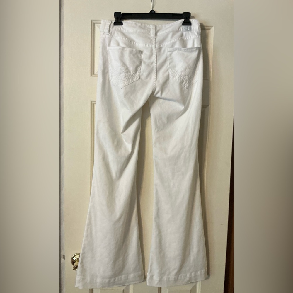 !IT Jeans White Flared Pants - Picture 2 of 5